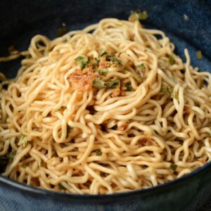 現吃香蔥關廟麵